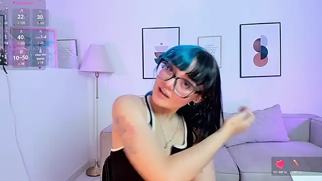 Snapshot of Sweet_Namii chatting on 11-17-25, 08:36 Sweet Namii online show from 11-17-25, 08:36