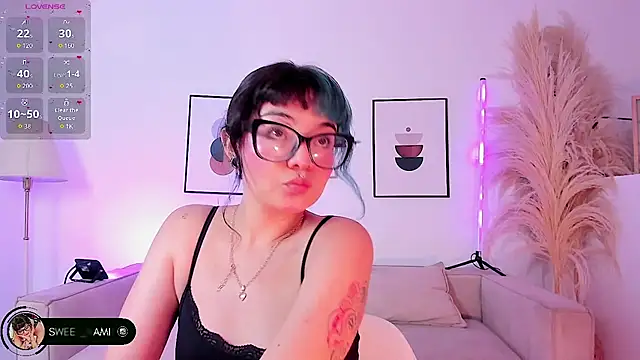 Snapshot of Sweet_Namii chatting on 12-04-25, 06:05 Sweet Namii online show from 12-04-25, 06:05