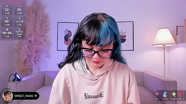 Snapshot of Sweet_Namii chatting on 12-20-25, 08:27 Sweet Namii online show from 12-20-25, 08:27