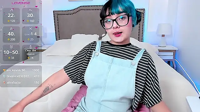 Snapshot of Sweet_Namii chatting on 02-03-26, 08:03 Sweet Namii online show from 02-03-26, 08:03