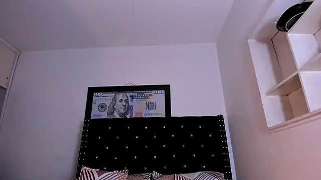 valerie luxe  online show from 04-21-26, 01:42