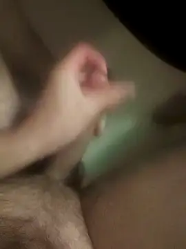 Snapshot of hungandnerdy420 chatting on 09-19-25, 05:42 hungandnerdy420 online show from 09-19-25, 05:42