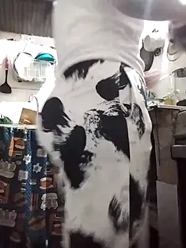 Snapshot of Andreita_95 chatting on 04-22-26, 10:44 Andreita 95 online show from 04-22-26, 10:44
