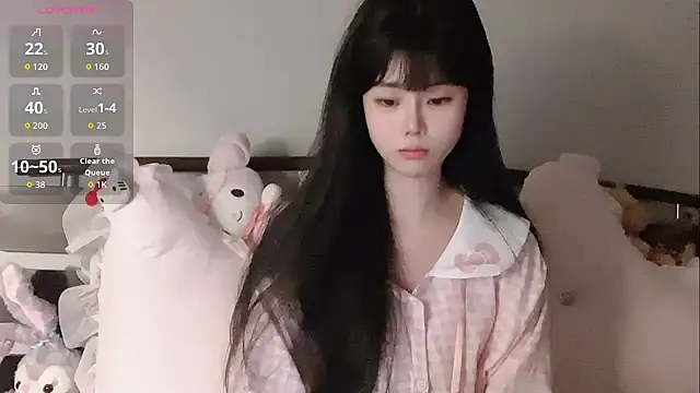 Snapshot of Qedgjwyz1 chatting on 04-13-26, 10:48 Qedgjwyz1 online show from 04-13-26, 10:48