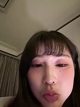 Snapshot of Momoever123456 chatting on 04-30-26, 04:46 Momoever123456 online show from 04-30-26, 04:46