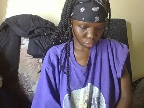 Snapshot of Baddie_Floxxy chatting on 06-12-26, 02:10 Baddie Floxxy online show from 06-12-26, 02:10