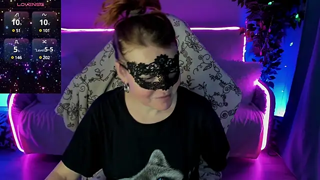 Snapshot of Sexy-Housewife chatting on 12-25-24, 06:41 Sexy-Housewife online show from 12-25-24, 06:41