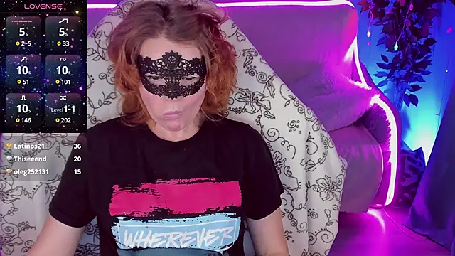 Snapshot of Sexy-Housewife chatting on 01-14-25, 10:34 Sexy-Housewife online show from 01-14-25, 10:34