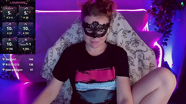 Snapshot of Sexy-Housewife chatting on 01-21-25, 01:08 Sexy-Housewife online show from 01-21-25, 01:08