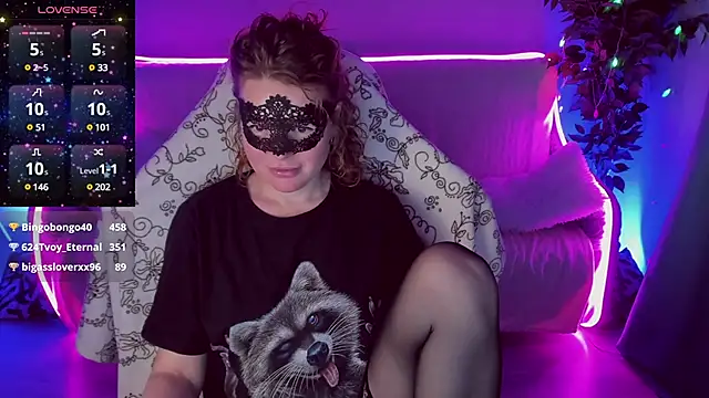 Snapshot of Sexy-Housewife chatting on 01-23-25, 10:33 Sexy-Housewife online show from 01-23-25, 10:33