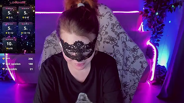 Snapshot of Sexy-Housewife chatting on 01-26-25, 02:56 Sexy-Housewife online show from 01-26-25, 02:56