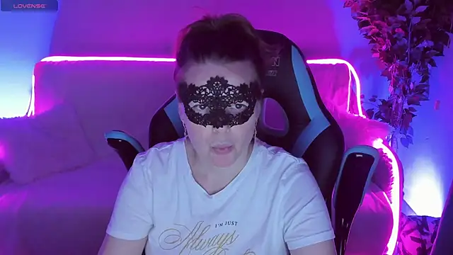 Snapshot of Sexy-Housewife chatting on 09-10-25, 07:14 Sexy-Housewife online show from 09-10-25, 07:14