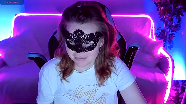 Snapshot of Sexy-Housewife chatting on 09-13-25, 07:02 Sexy-Housewife online show from 09-13-25, 07:02