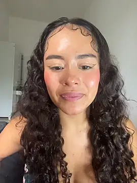 Snapshot of Marie_Rose chatting on 10-09-25, 03:54 Marie Rose online show from 10-09-25, 03:54