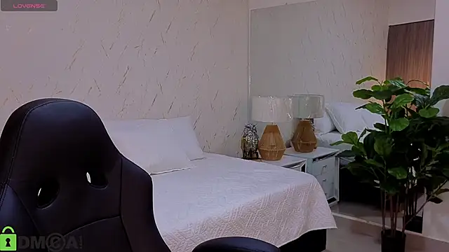 ISA  CUTEE online show from 09-15-25, 04:01