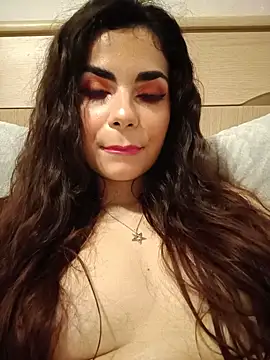 Snapshot of Saturnia_Yvonne chatting on 02-07-25, 04:35 Saturnia Yvonne online show from 02-07-25, 04:35