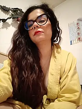 Snapshot of Saturnia_Yvonne chatting on 03-08-25, 11:39 Saturnia Yvonne online show from 03-08-25, 11:39