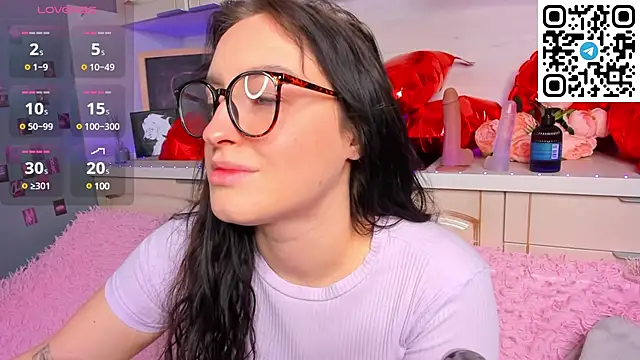 Snapshot of Kruela_Eva chatting on 02-13-25, 11:47 Kruela Eva online show from 02-13-25, 11:47