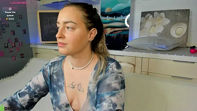 Snapshot of Kruela_Eva chatting on 11-12-25, 12:33 Kruela Eva online show from 11-12-25, 12:33