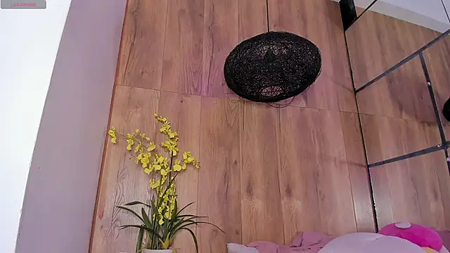  LittleLia online show from 01-08-25, 05:15