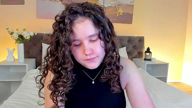 Snapshot of Ariella_Sol chatting on 06-14-26, 09:22 Ariella Sol online show from 06-14-26, 09:22