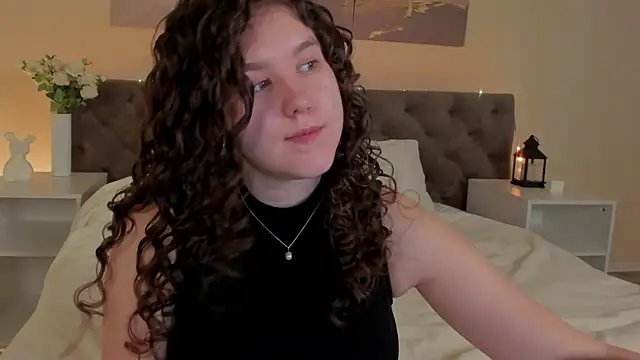 Snapshot of Ariella_Sol chatting on 07-03-26, 01:01 Ariella Sol online show from 07-03-26, 01:01