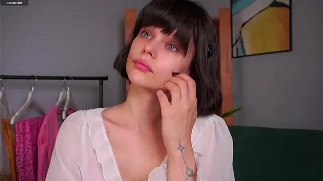 Snapshot of RexanneHatt chatting on 09-12-25, 01:28 RexanneHatt online show from 09-12-25, 01:28