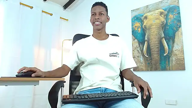 maiki18  online show from 09-15-25, 02:06