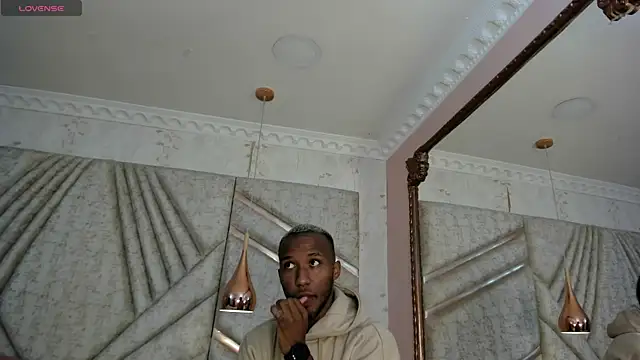 Snapshot of JamesParck chatting on 02-26-25, 12:14 JamesParck online show from 02-26-25, 12:14