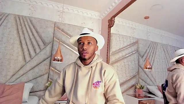 Snapshot of JamesParck chatting on 03-17-25, 12:57 JamesParck online show from 03-17-25, 12:57