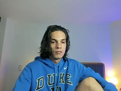 uglycoyote18 online show from 08-09-26, 07:13