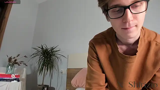 Snapshot of Shirizi chatting on 01-28-25, 10:45 Shirizi online show from 01-28-25, 10:45