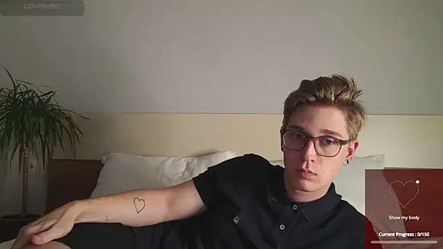 Snapshot of Shirizi chatting on 11-09-25, 02:48 Shirizi online show from 11-09-25, 02:48