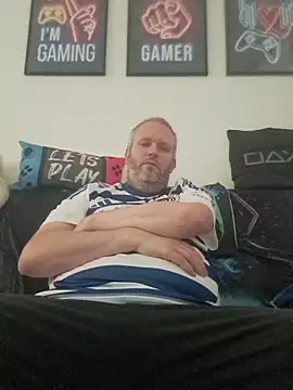 Snapshot of ShyBoy1982 chatting on 10-19-25, 02:50 ShyBoy1982 online show from 10-19-25, 02:50