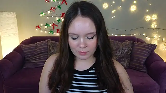 Snapshot of miki_miki_cutie_ chatting on 12-21-24, 11:13 miki miki cutie online show from 12-21-24, 11:13