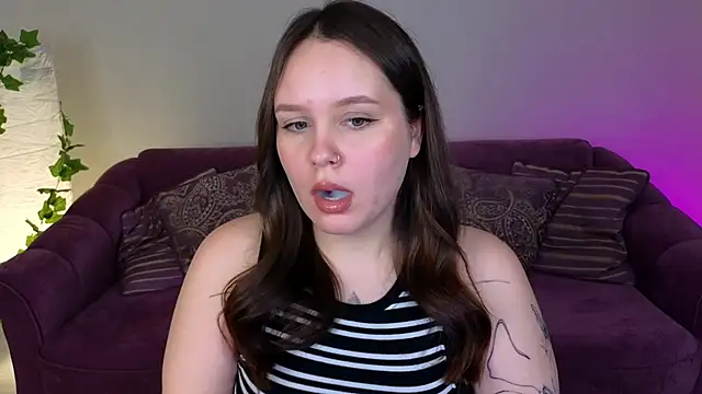 Snapshot of miki_miki_cutie_ chatting on 01-15-25, 04:54 miki miki cutie online show from 01-15-25, 04:54