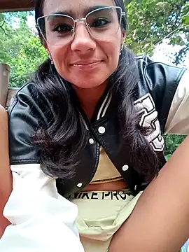 Leslly  online show from 12-17-25, 11:49