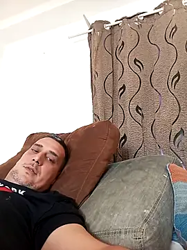 cesar and macarena online show from 02-22-25, 04:30