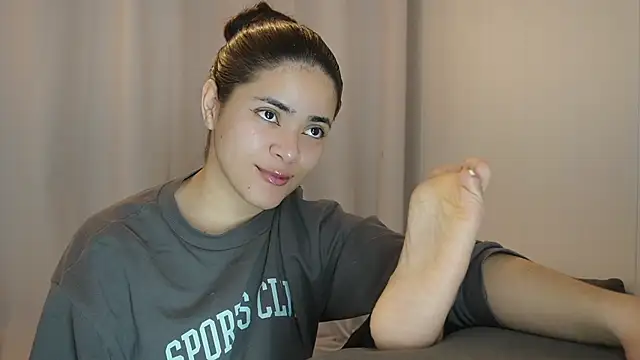 Feetgirl01 online show from 03-13-25, 05:39