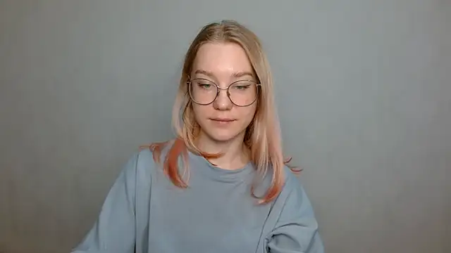 Snapshot of cindi_hot chatting on 01-08-25, 10:59 cindi hot online show from 01-08-25, 10:59