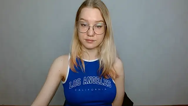 Snapshot of cindi_hot chatting on 02-08-25, 11:33 cindi hot online show from 02-08-25, 11:33