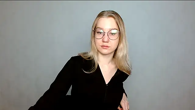 Snapshot of cindi_hot chatting on 03-03-25, 08:27 cindi hot online show from 03-03-25, 08:27