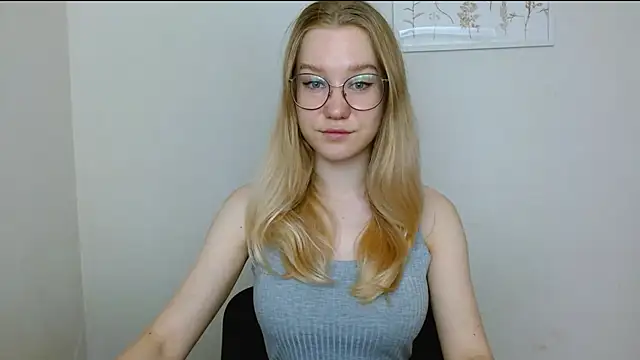 Snapshot of cindi_hot chatting on 09-23-25, 08:17 cindi hot online show from 09-23-25, 08:17