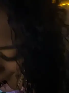 Snapshot of Karolina-Safadinha chatting on 10-12-25, 01:37 Karolina-Safadinha online show from 10-12-25, 01:37