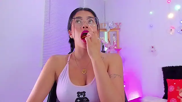 EmillySanders online show from 12-15-24, 06:26