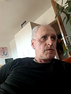 Milkasahne64 online show from 09-24-25, 10:40