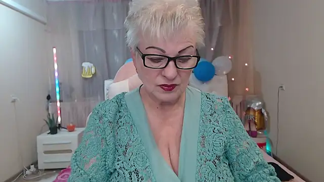 KayleSmoll online show from 10-07-25, 06:38