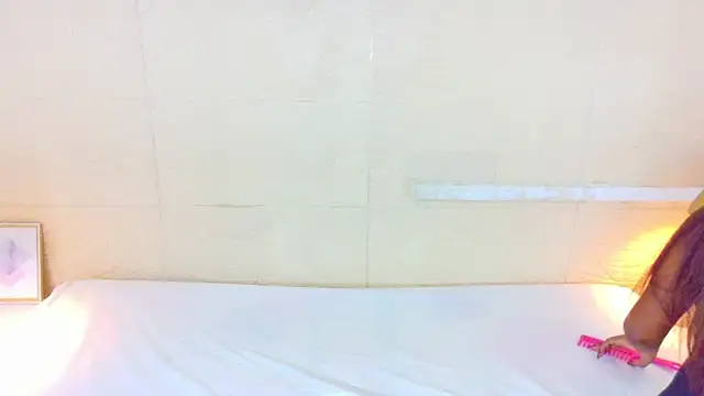 Shamiraa moore online show from 04-10-26, 05:39