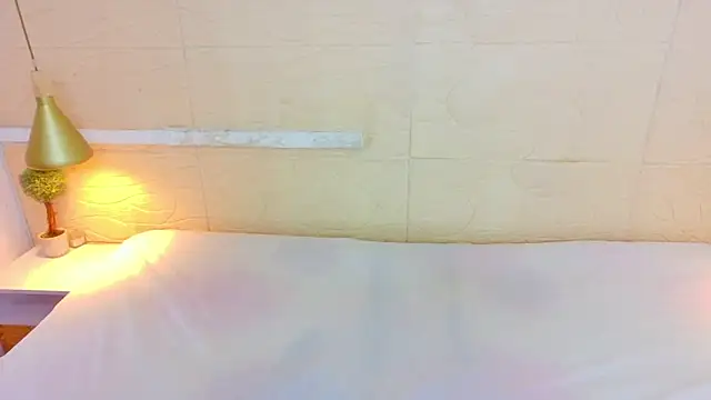 Snapshot of Shamiraa_moore chatting on 05-15-26, 02:13 Shamiraa moore online show from 05-15-26, 02:13