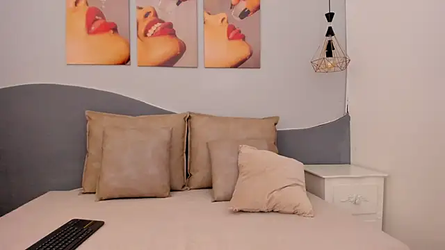 MarianaSanz online show from 11-08-25, 01:11